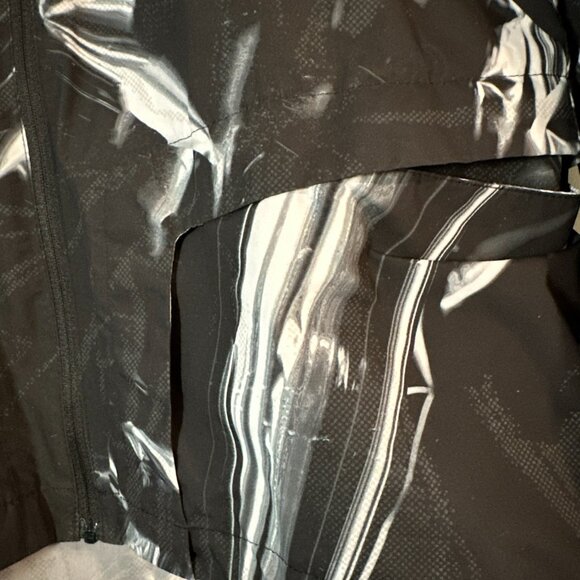 Nike Shield Flash Reflective Running Jacket Steet Sleek Techwear - Picture 2 of 10